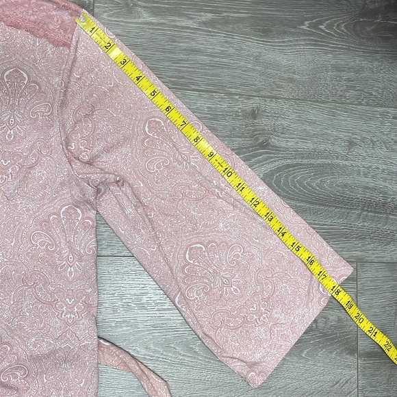 Tahari Belted Paisley Print Stretch Knit Robe Lace Shoulder Accents M - Picture 11 of 16